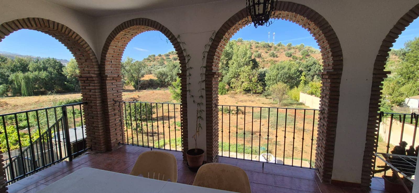 6 bedroom Villa for sale in Loja with garage - € 320,000 (Ref: 10118010)