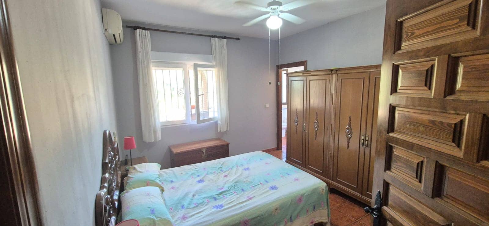 6 bedroom Villa for sale in Loja with garage - € 320,000 (Ref: 10118010)
