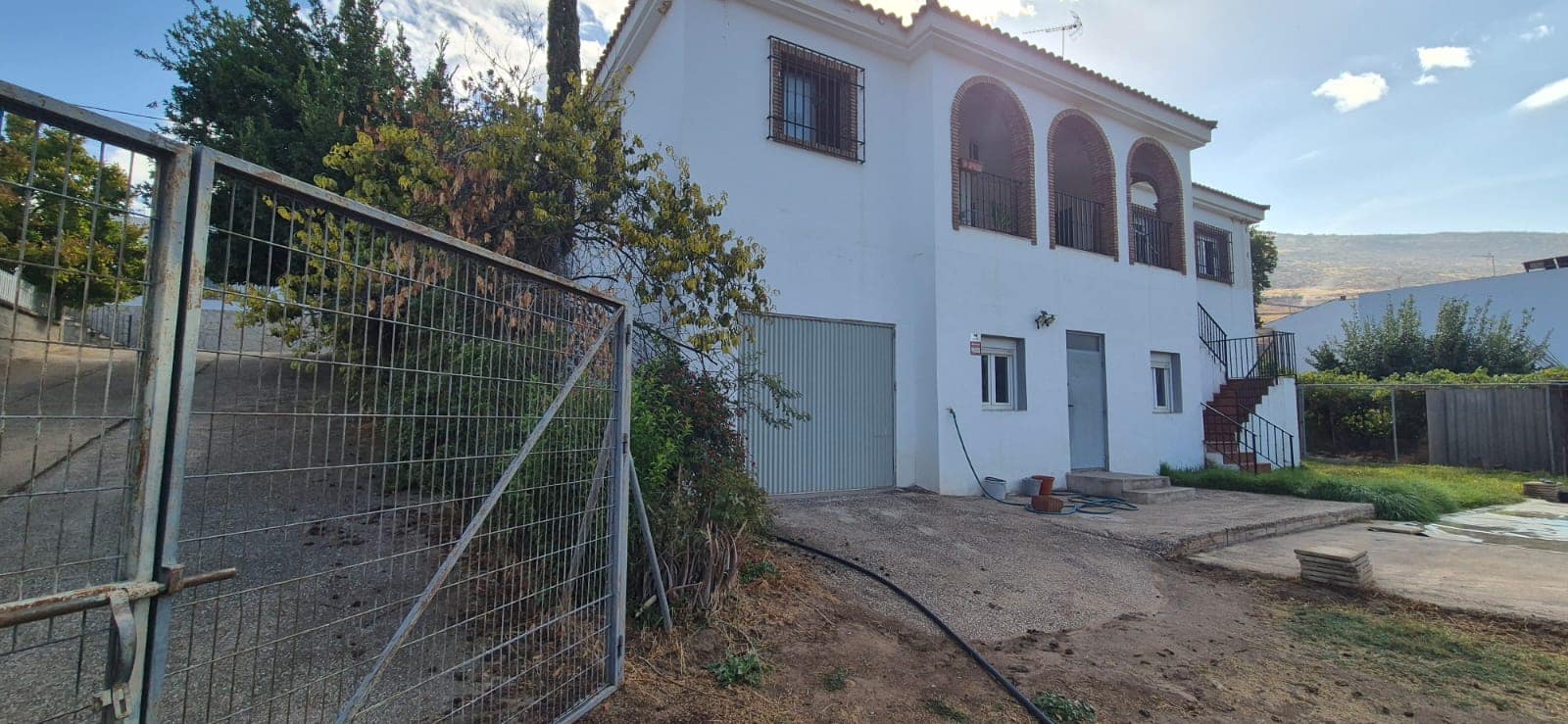 6 bedroom Villa for sale in Loja with garage - € 320,000 (Ref: 10118010)