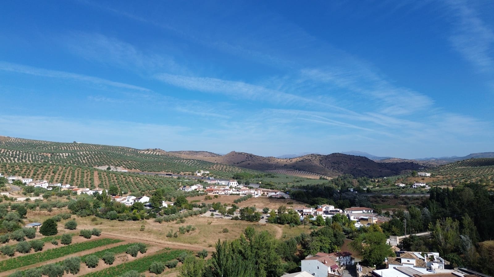 6 bedroom Villa for sale in Loja with garage - € 320,000 (Ref: 10118010)