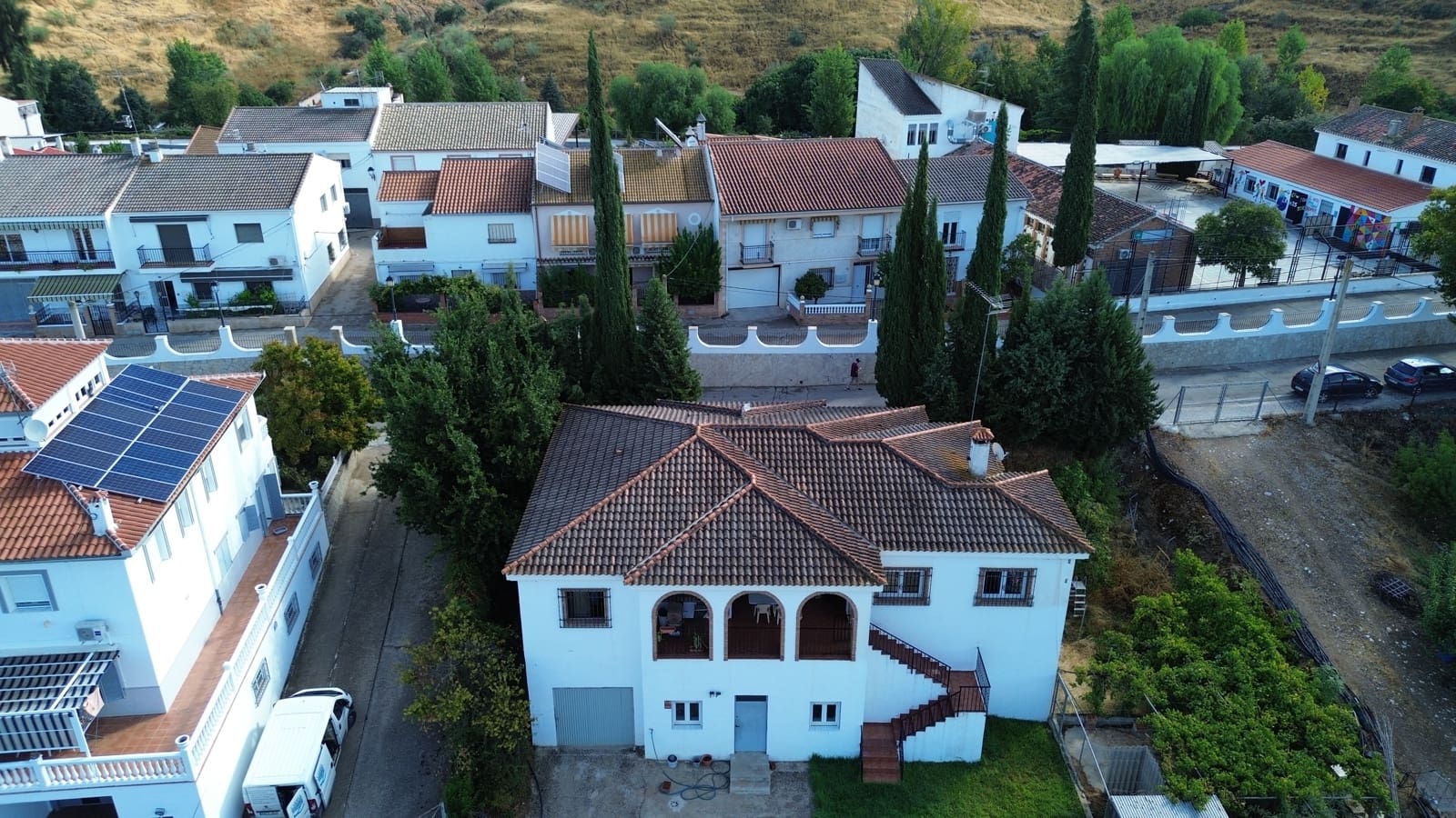 6 bedroom Villa for sale in Loja with garage - € 320,000 (Ref: 10118010)