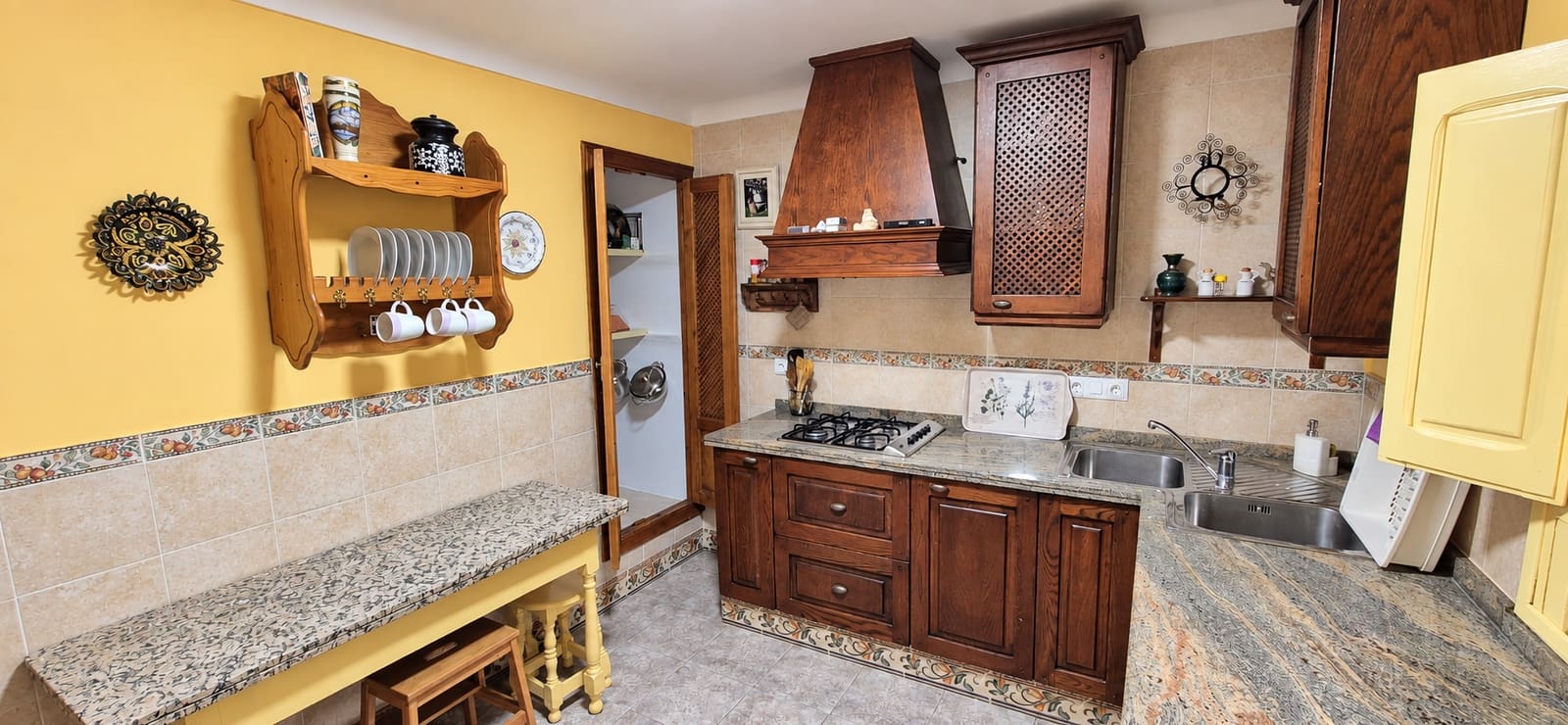 6 chambre Finca/Maison de Campagne à vendre à Iznajar avec piscine garage - 350 000 € (Ref: 10121022)