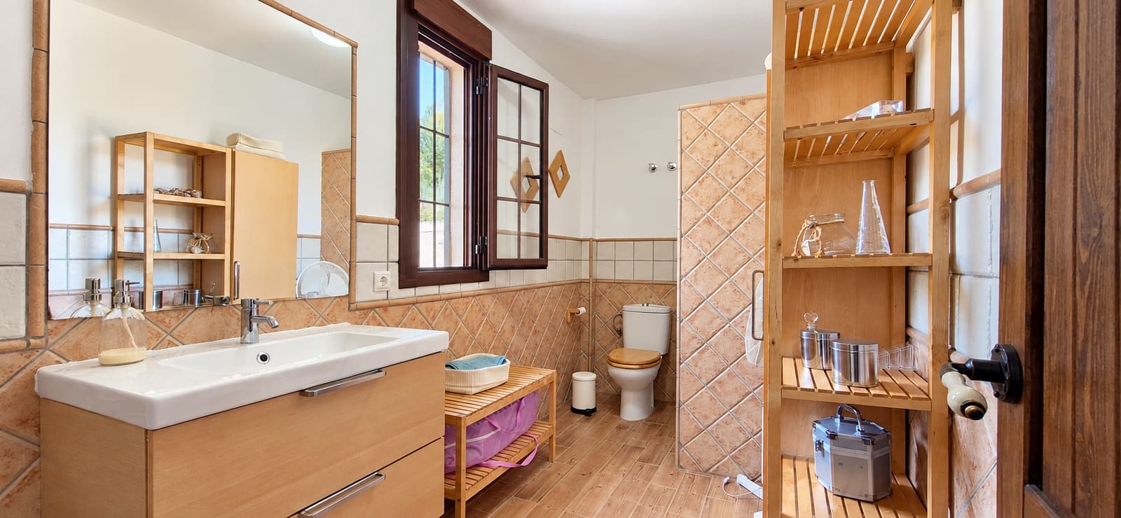 4 bedroom Villa for sale in Casabermeja with pool garage - € 499,900 (Ref: 10130557)