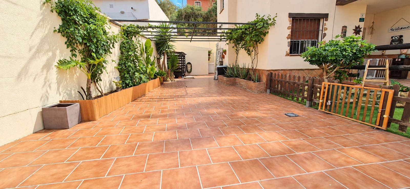 4 bedroom Villa for sale in Casabermeja with pool garage - € 499,900 (Ref: 10130557)