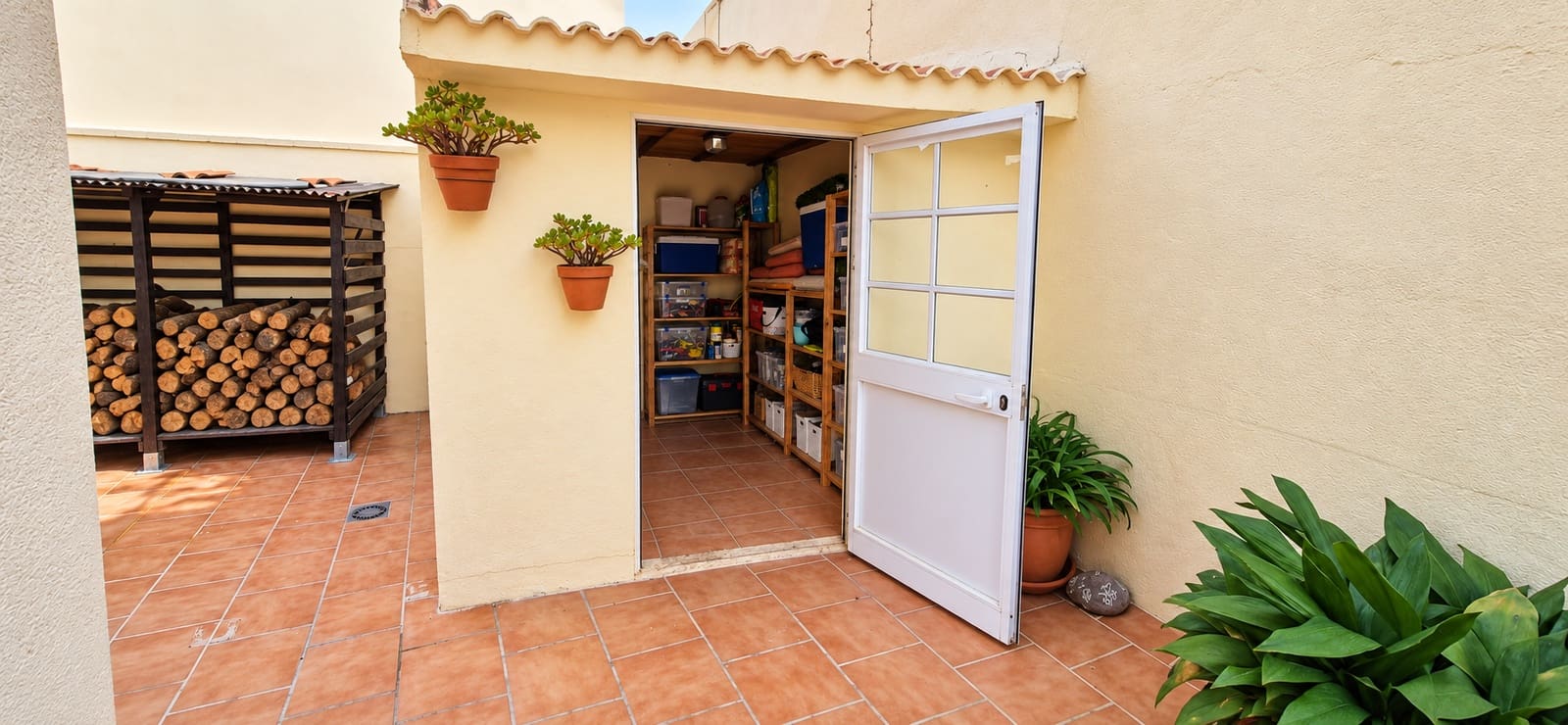 4 bedroom Villa for sale in Casabermeja with pool garage - € 499,900 (Ref: 10130557)