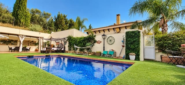4 bedroom Villa for sale in Casabermeja with pool garage - € 499,900 (Ref: 10130557)