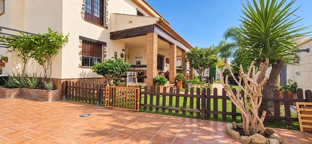 4 bedroom Villa for sale in Casabermeja with pool garage - € 499,900 (Ref: 10130557)