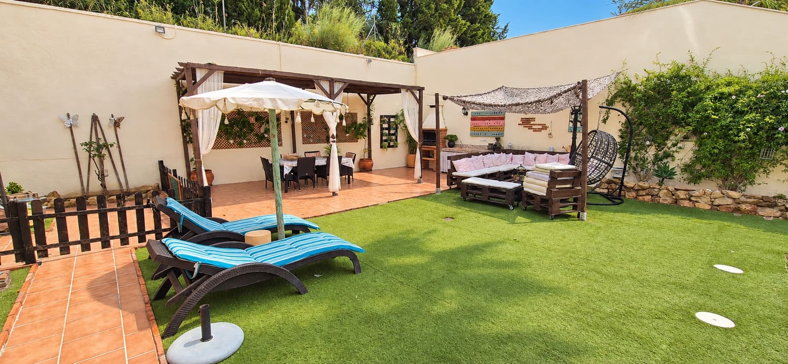 4 bedroom Villa for sale in Casabermeja with pool garage - € 499,900 (Ref: 10130557)
