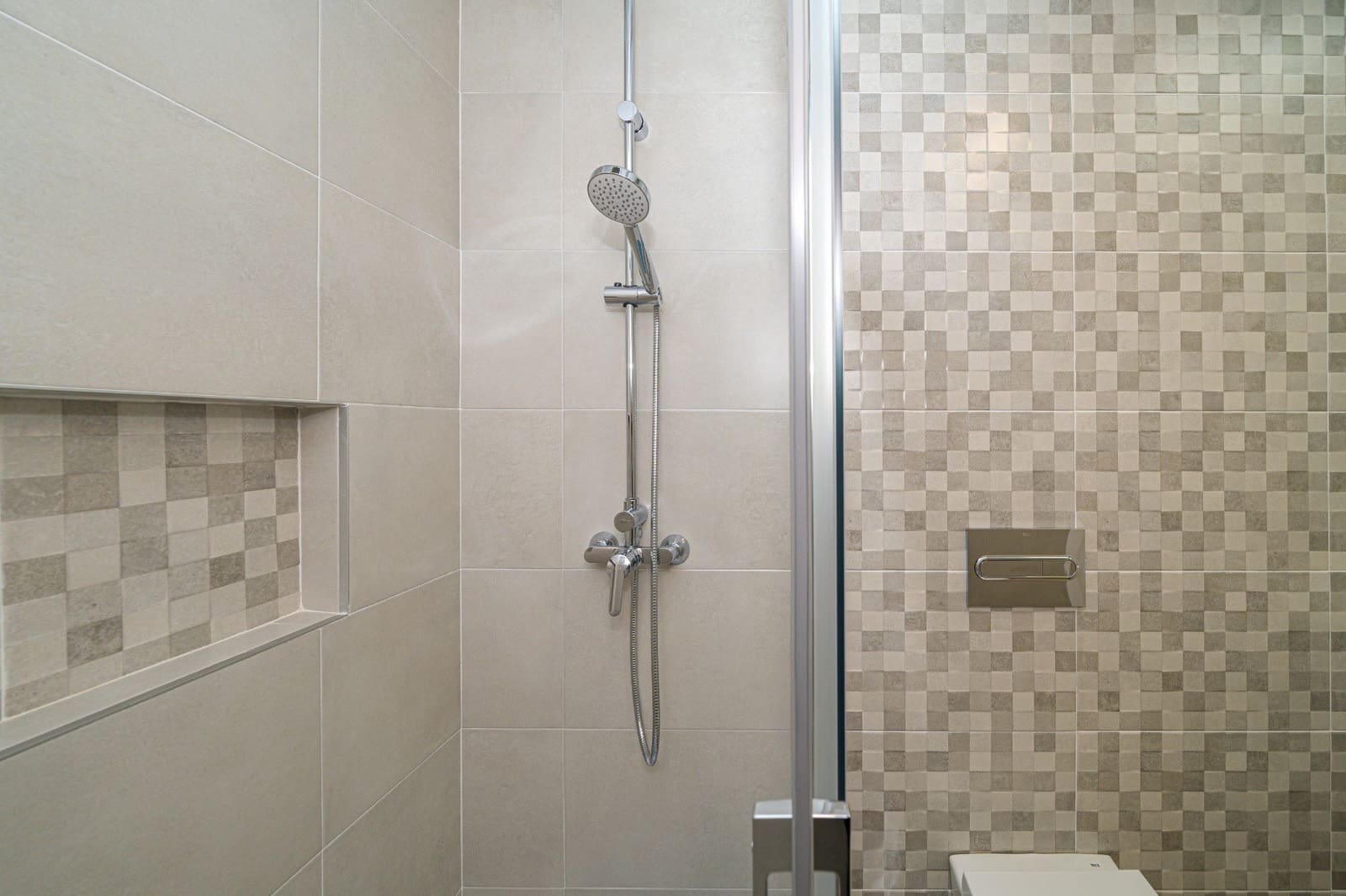 Chalet de 3 habitaciones en Avileses en venta con piscina - 249.000 € (Ref: 9883489)