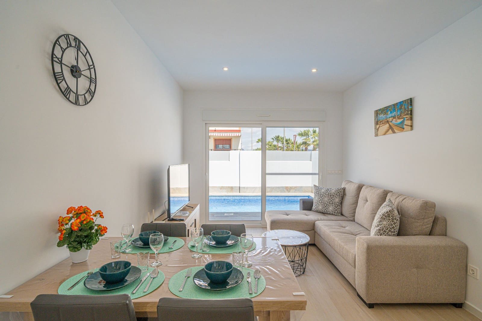 Chalet de 3 habitaciones en Avileses en venta con piscina - 249.000 € (Ref: 9883489)