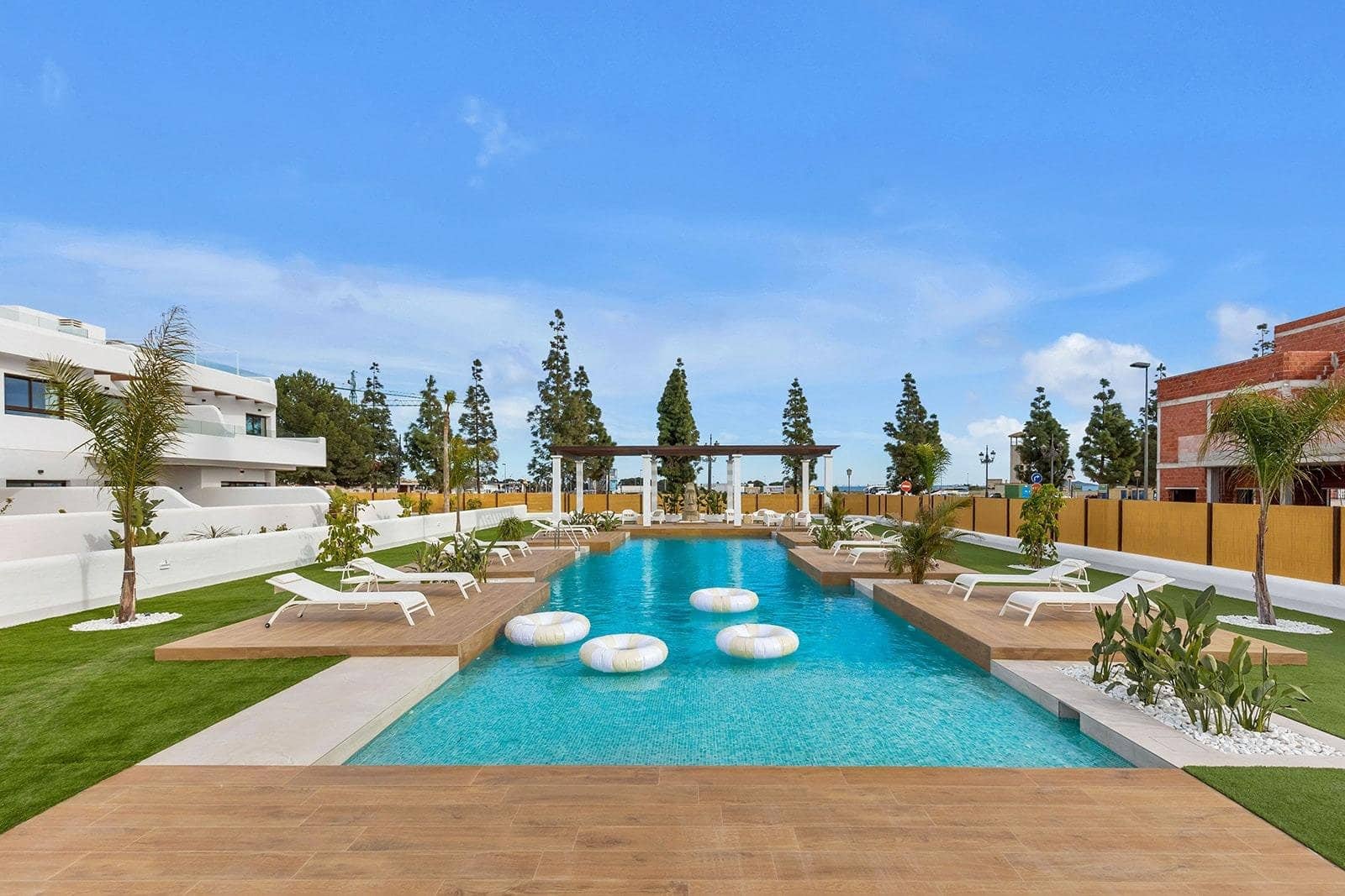 2 quarto Penthouse para venda em Los Alcazares com piscina - 339 900 € (Ref: 9885243)