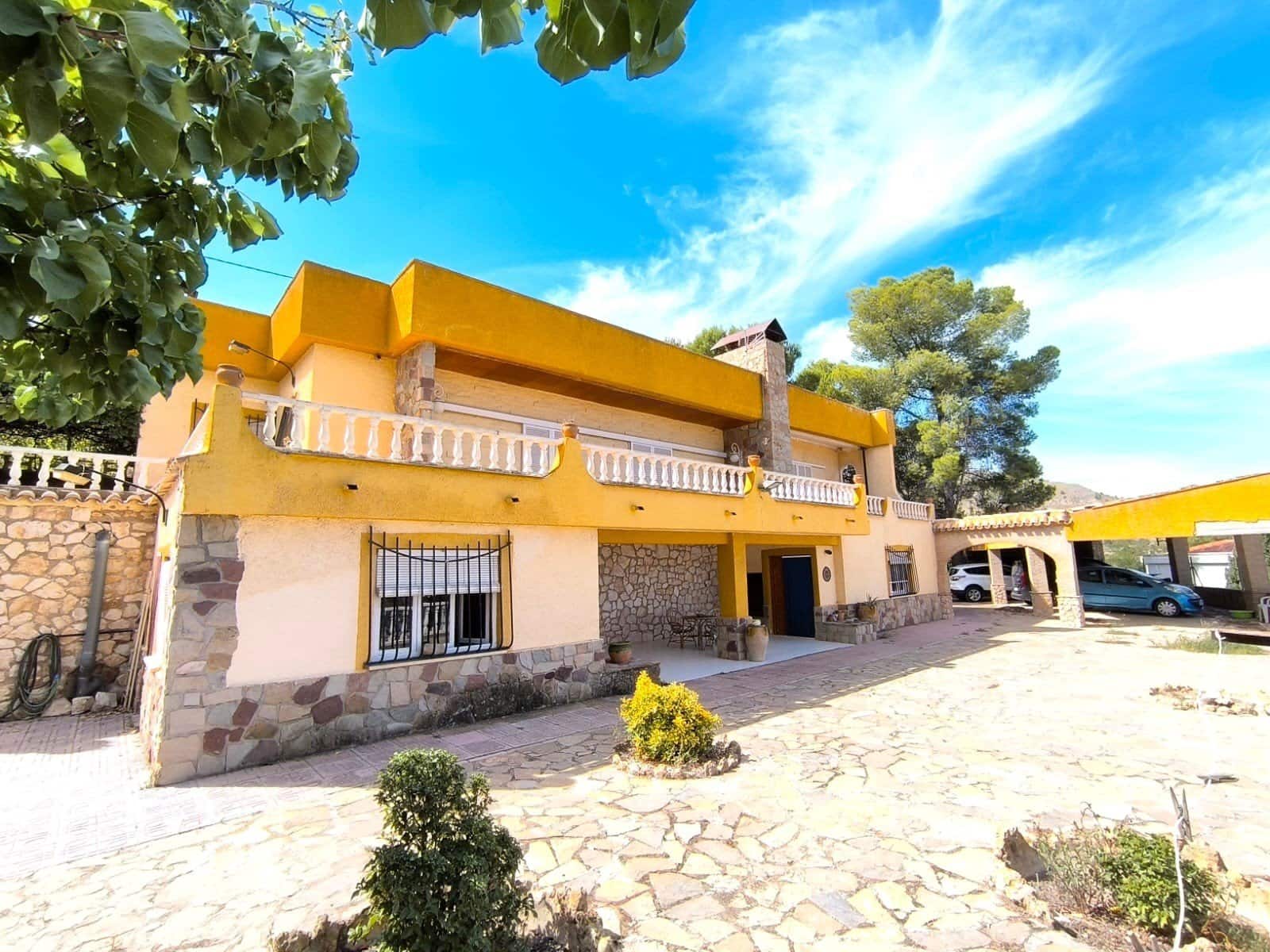 7 slaapkamer Villa te koop in Yecla - € 250.000 (Ref: 9885265)