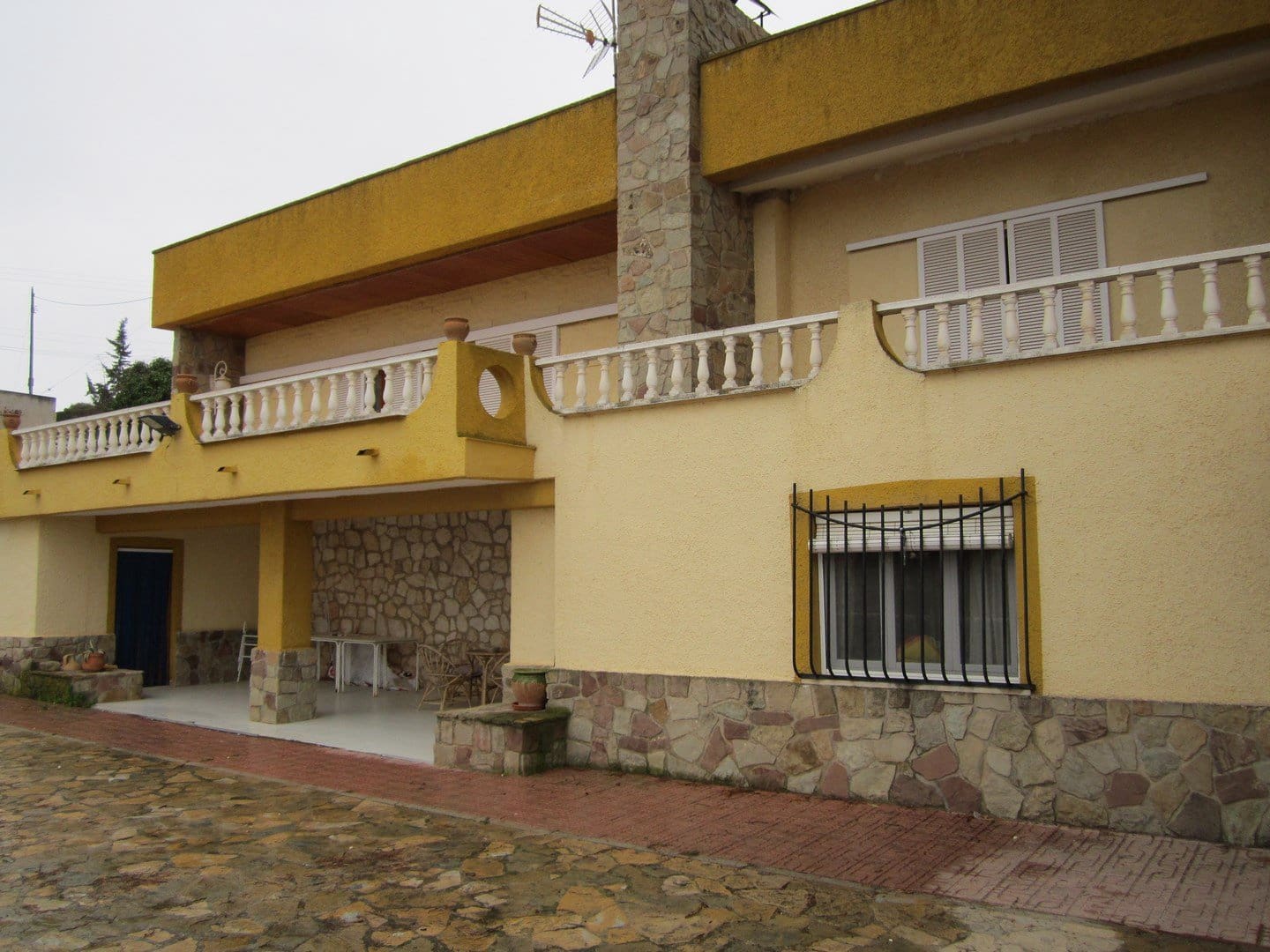 7 slaapkamer Villa te koop in Yecla - € 250.000 (Ref: 9885265)