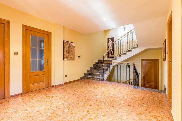 7 slaapkamer Villa te koop in Yecla - € 600.000 (Ref: 9885268)