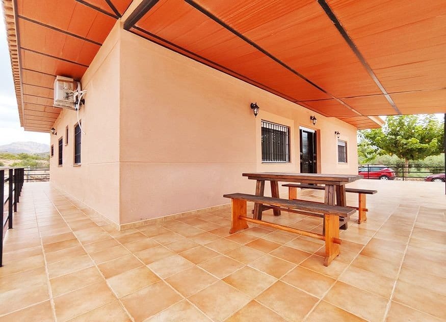 Chalet de 3 habitaciones en Abanilla en venta con piscina - 297.000 € (Ref: 9885274)