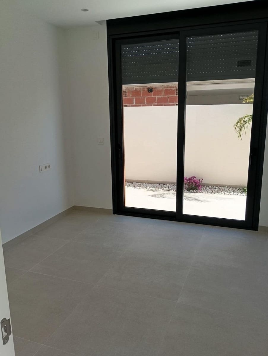 3 slaapkamer Villa te koop in Pilar de la Horadada met zwembad - € 586.000 (Ref: 9916367)