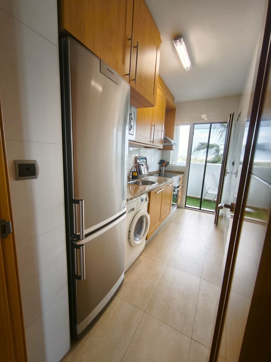 2 sypialnia Apartament do wynajęcia w Los Alcazares z basenem garażem - 1 450 € (Ref: 10163347)