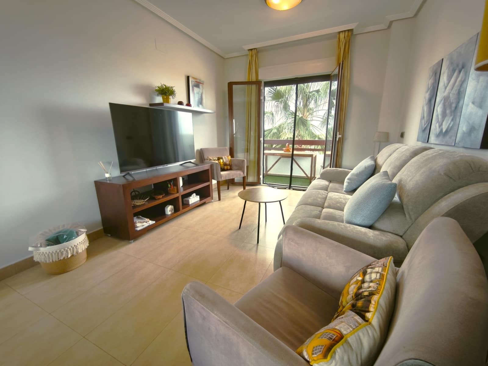 2 sypialnia Apartament do wynajęcia w Los Alcazares z basenem garażem - 1 450 € (Ref: 10163347)