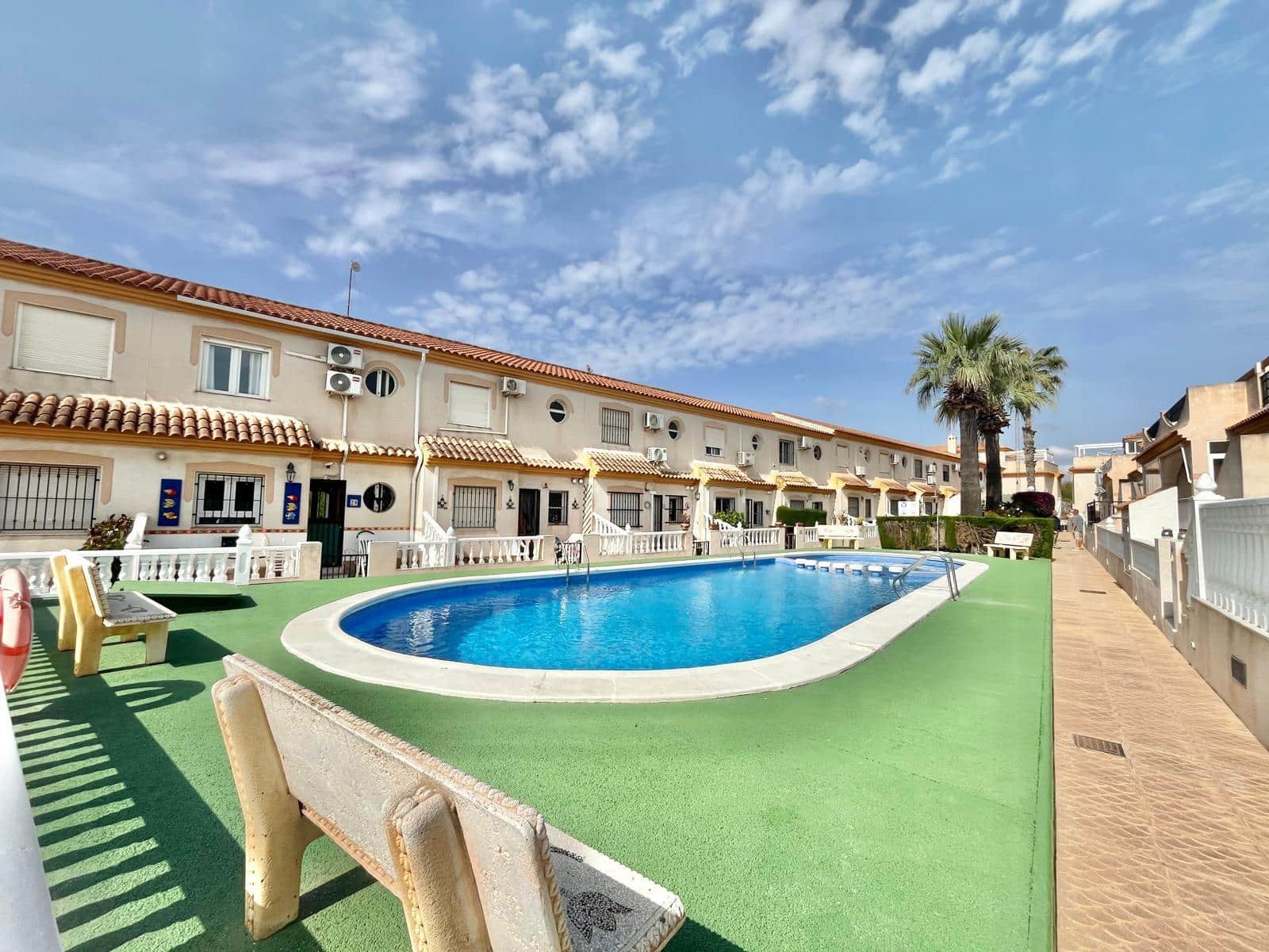 3 soveværelse Bungalow til salg i Orihuela Costa med swimmingpool - € 239.900 (Ref: 9837736)