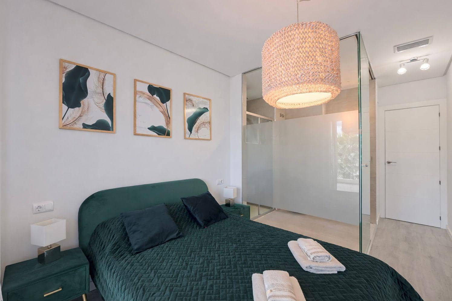 3 makuuhuone Huoneisto myytävänä paikassa Orihuela Costa mukana uima-altaan - 298 000 € (Ref: 9837770)