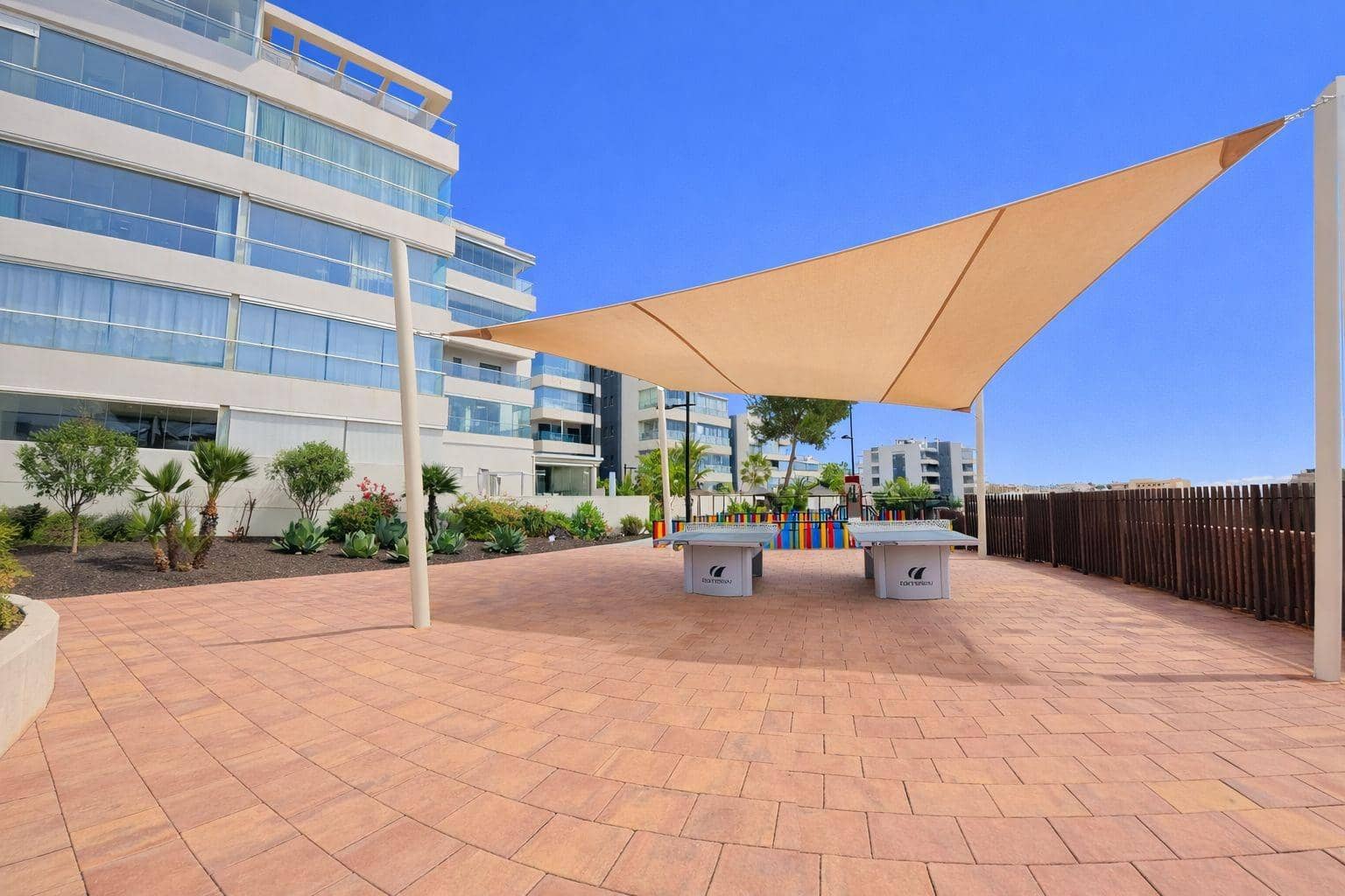 3 makuuhuone Huoneisto myytävänä paikassa Orihuela Costa mukana uima-altaan - 298 000 € (Ref: 9837770)