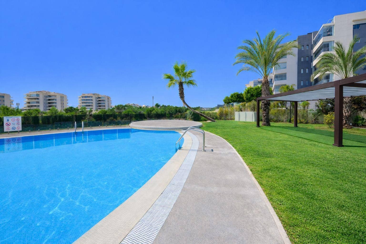 3 makuuhuone Huoneisto myytävänä paikassa Orihuela Costa mukana uima-altaan - 298 000 € (Ref: 9837770)