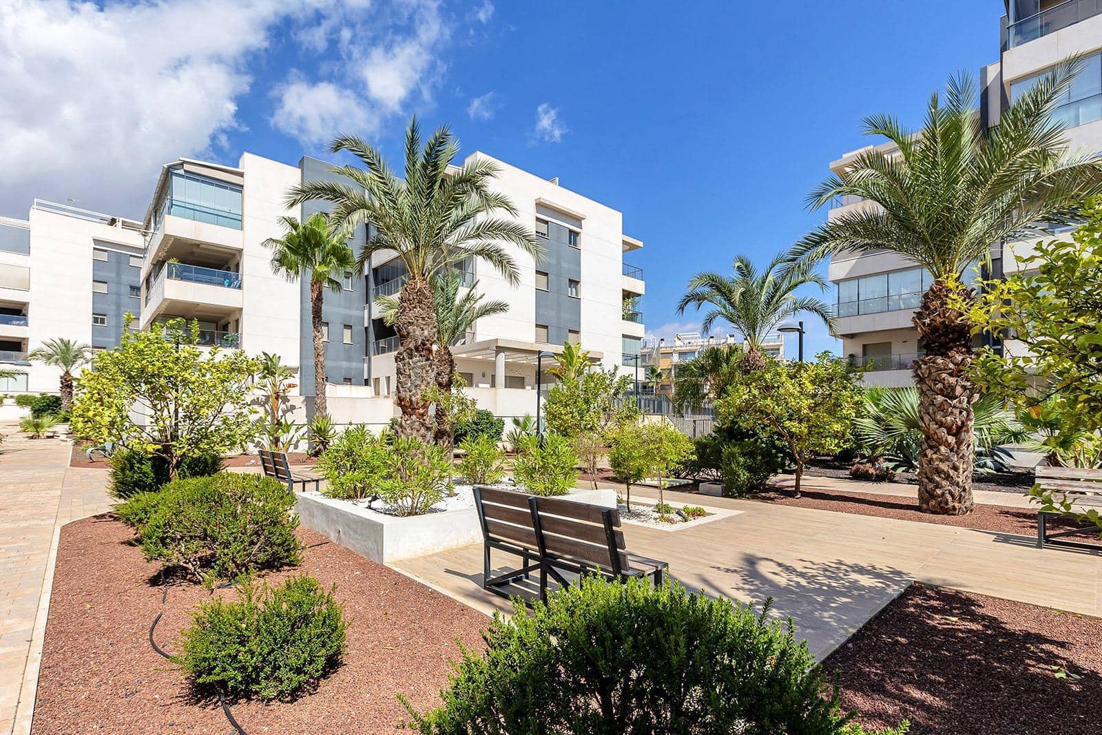 3 makuuhuone Huoneisto myytävänä paikassa Orihuela Costa mukana uima-altaan - 298 000 € (Ref: 9837770)