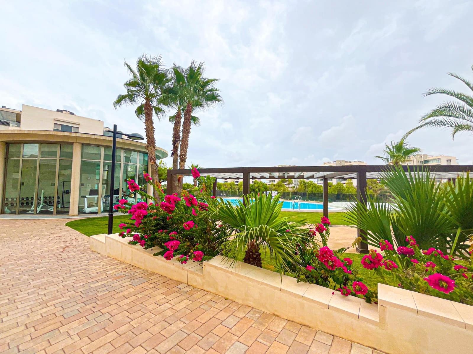 3 makuuhuone Huoneisto myytävänä paikassa Orihuela Costa mukana uima-altaan - 298 000 € (Ref: 9837770)