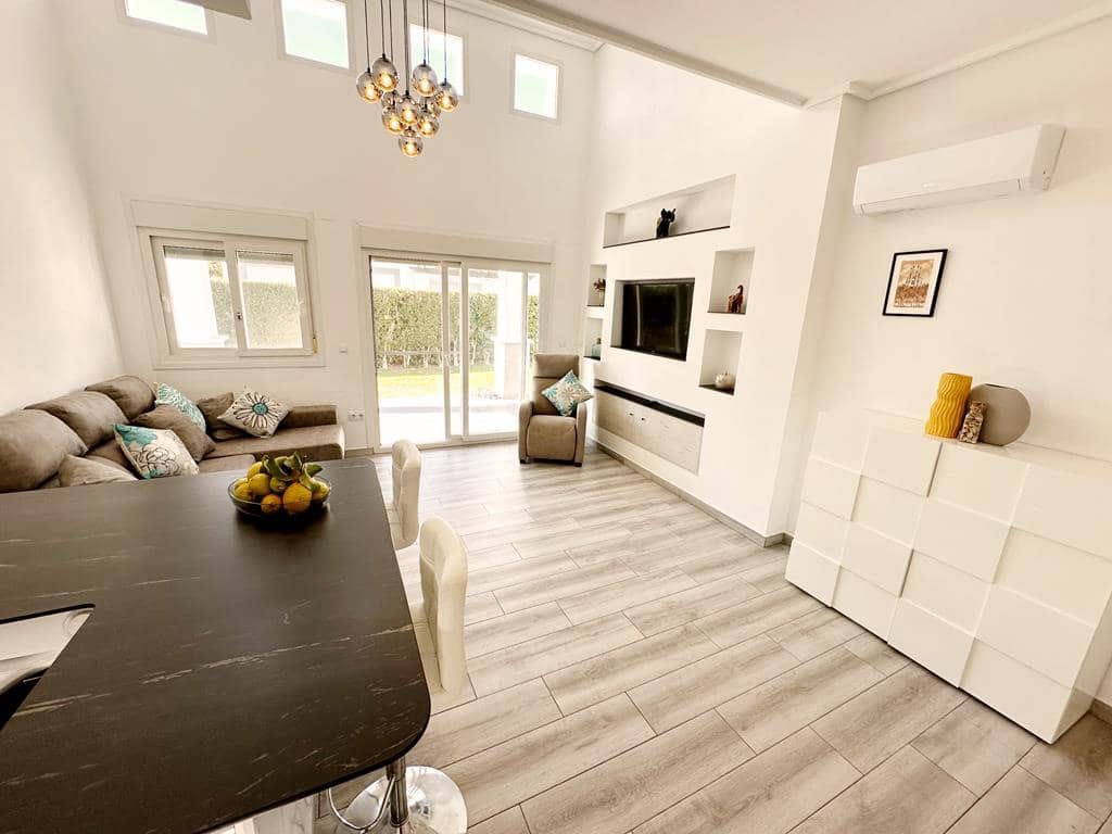 2 bedroom Villa for sale in La Torre Golf Resort with garage - € 259,950 (Ref: 9838089)