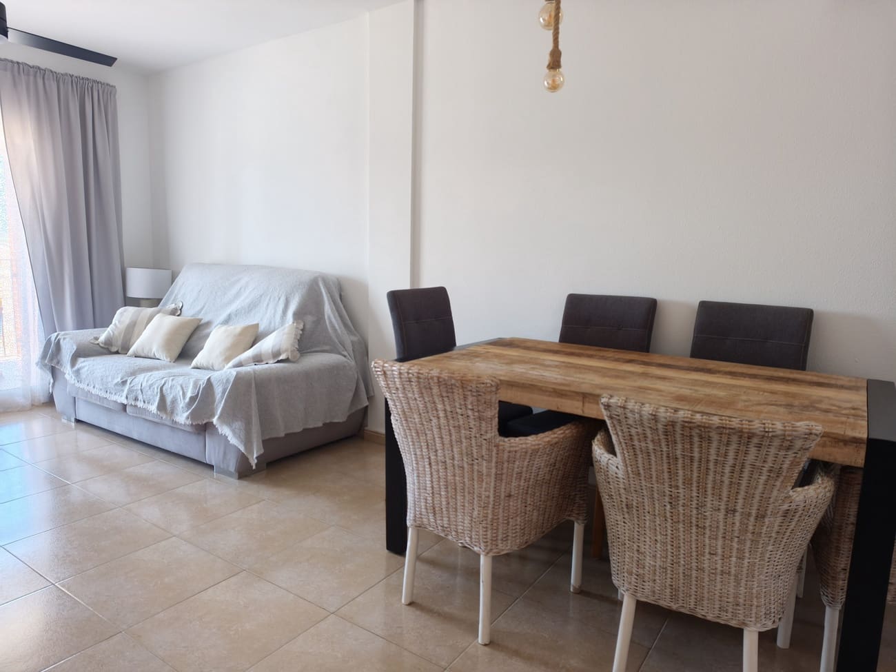 Penthouse de 2 chambres à louer à San Pedro del Pinatar avec piscine - 1 100 € (Ref: 9872210)