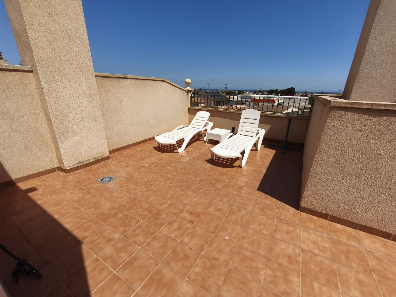 Penthouse de 2 chambres à louer à San Pedro del Pinatar avec piscine - 1 100 € (Ref: 9872210)