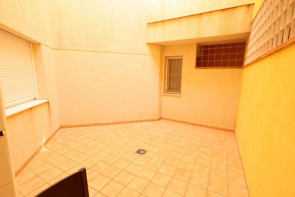 2 soverom Leilighet til leie i Dehesa de Campoamor med svømmebasseng garasje - € 945 (Ref: 9875648)