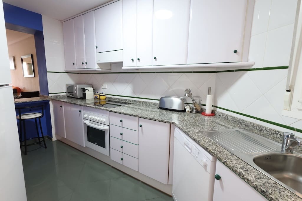 2 soverom Leilighet til leie i Dehesa de Campoamor med svømmebasseng garasje - € 945 (Ref: 9875648)
