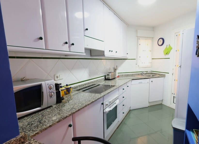 2 soverom Leilighet til leie i Dehesa de Campoamor med svømmebasseng garasje - € 945 (Ref: 9875648)