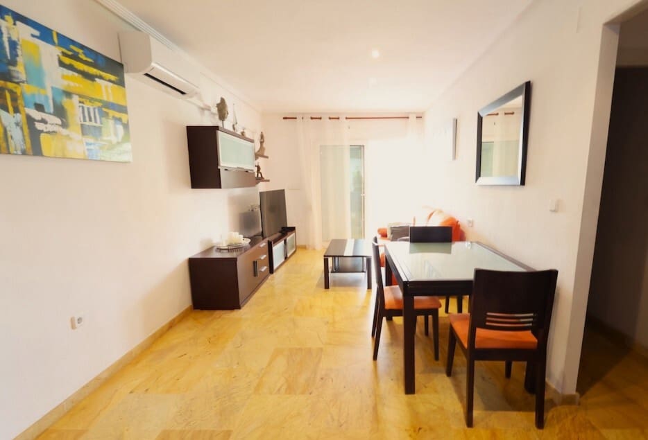 2 soverom Leilighet til leie i Dehesa de Campoamor med svømmebasseng garasje - € 945 (Ref: 9875648)