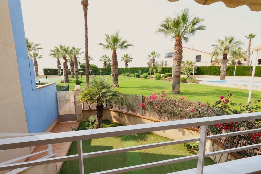 2 soverom Leilighet til leie i Dehesa de Campoamor med svømmebasseng garasje - € 945 (Ref: 9875648)