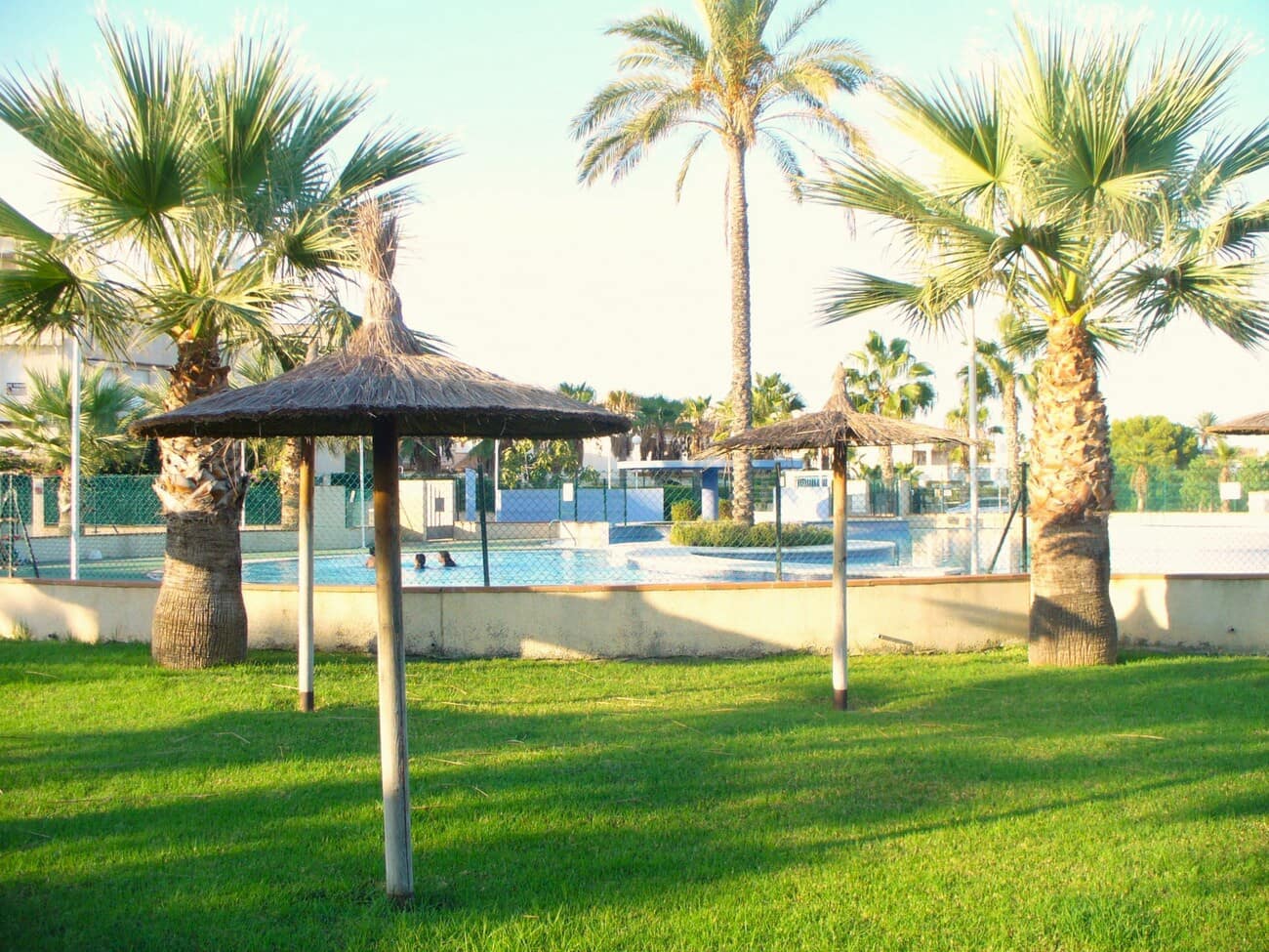 2 soverom Leilighet til leie i Dehesa de Campoamor med svømmebasseng garasje - € 945 (Ref: 9875648)