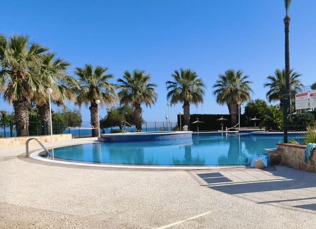 Appartement de 2 chambres à louer à Dehesa de Campoamor, Orihuela avec piscine garage - 900 € (Ref: 9875648)