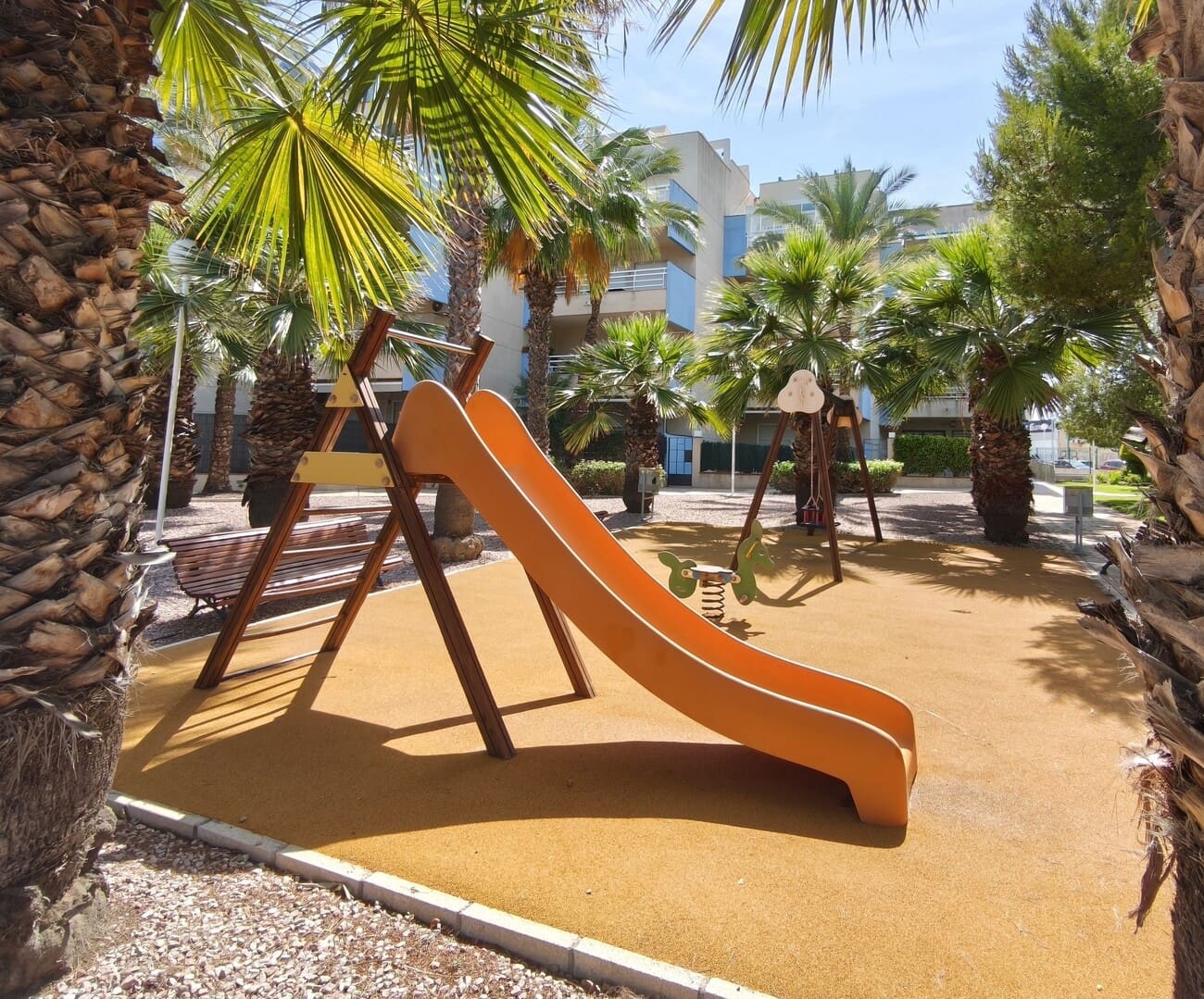 2 bedroom Apartment for rent in Orihuela Costa with pool garage - € 950 (Ref: 9875648)