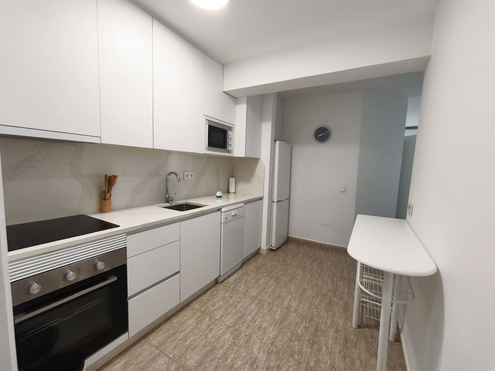 1 makuuhuone Yksiö vuokrattavana paikassa Dehesa de Campoamor mukana 
autotalli - 750 € (Ref: 9877445)