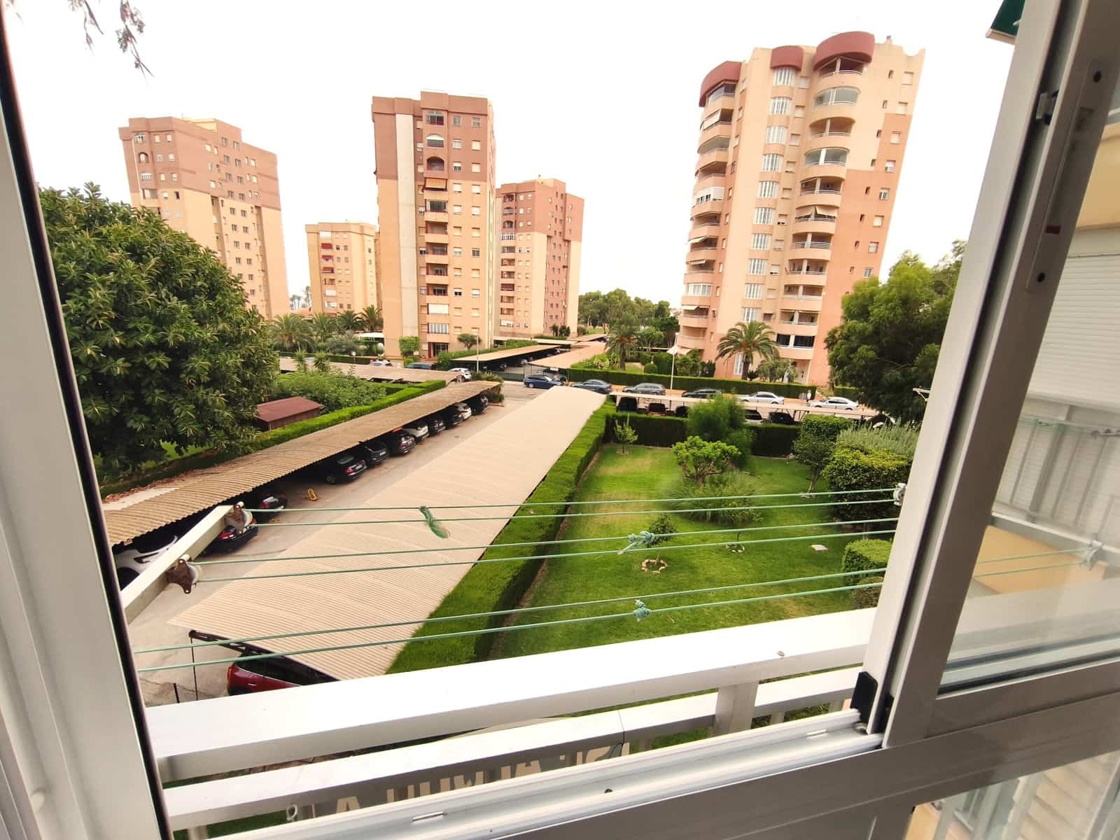 1 makuuhuone Yksiö vuokrattavana paikassa Dehesa de Campoamor mukana 
autotalli - 750 € (Ref: 9877445)