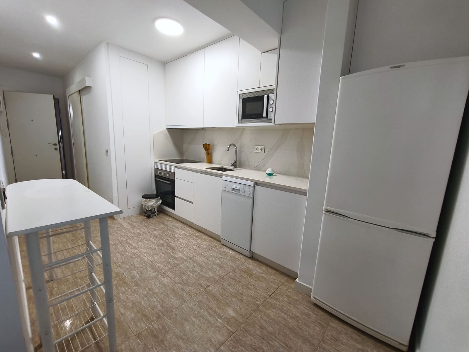 1 makuuhuone Yksiö vuokrattavana paikassa Dehesa de Campoamor mukana 
autotalli - 750 € (Ref: 9877445)