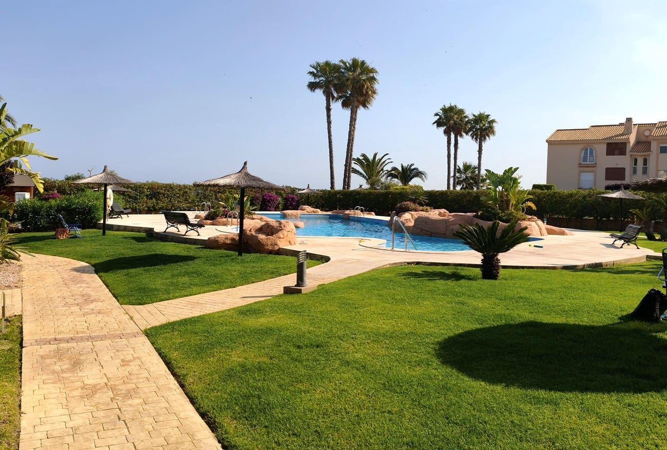 2 Zimmer Apartment zu vermieten in Dehesa de Campoamor mit Pool Garage - 1.500 € (Ref: 9883690)