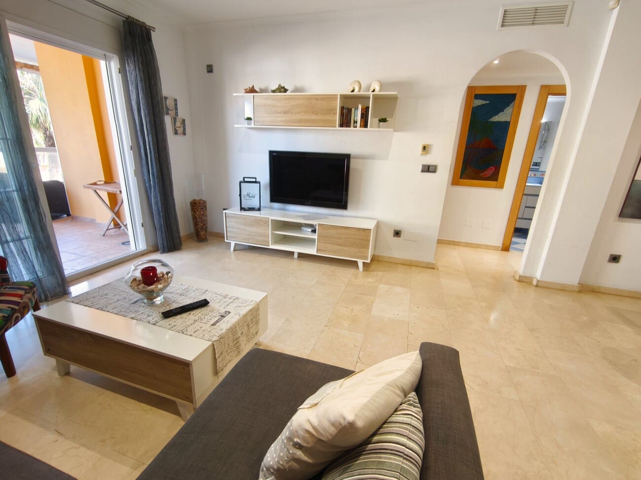 2 Zimmer Apartment zu vermieten in Dehesa de Campoamor mit Pool Garage - 1.500 € (Ref: 9883690)