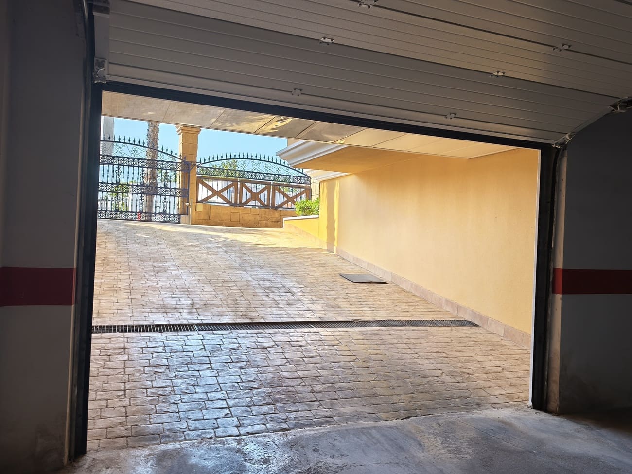 2 Zimmer Apartment zu vermieten in Dehesa de Campoamor mit Pool Garage - 1.500 € (Ref: 9883690)