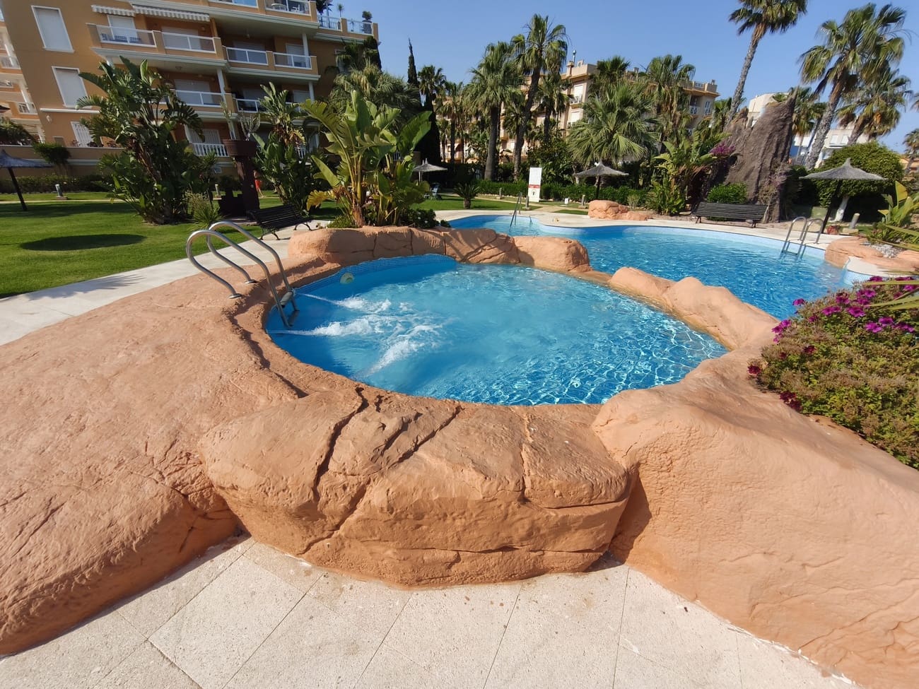 2 Zimmer Apartment zu vermieten in Dehesa de Campoamor mit Pool Garage - 1.500 € (Ref: 9883690)