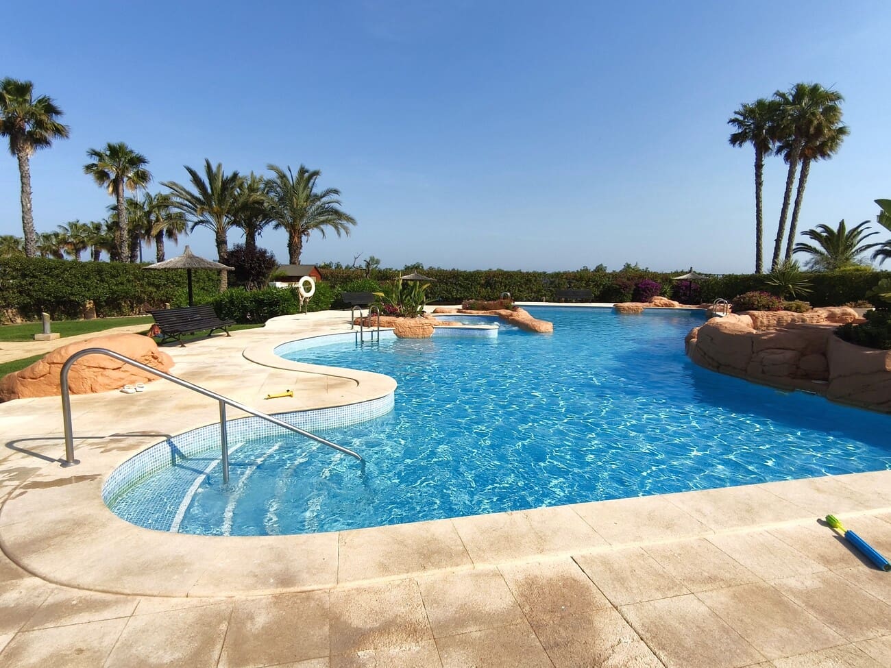 2 Zimmer Apartment zu vermieten in Dehesa de Campoamor mit Pool Garage - 1.500 € (Ref: 9883690)