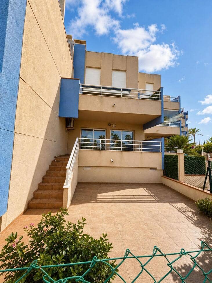 2 soveværelse Lejlighed til leje i Dehesa de Campoamor med swimmingpool garage - € 950 (Ref: 9889440)