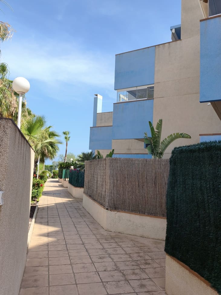 2 soveværelse Lejlighed til leje i Dehesa de Campoamor med swimmingpool garage - € 950 (Ref: 9889440)