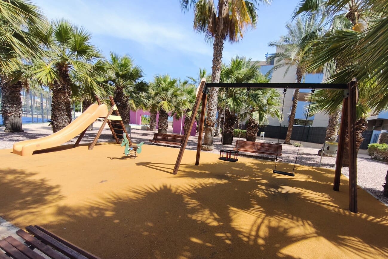 2 soveværelse Lejlighed til leje i Dehesa de Campoamor med swimmingpool garage - € 950 (Ref: 9889440)